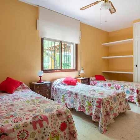 Con Piscina Junto A Sevilla